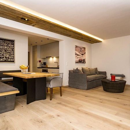 Appartements Erwin Huettl III นอยเคียร์เชน อัม โกรสเวเนดิเกอร์ ภายนอก รูปภาพ